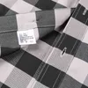 Moda masculina 100% algodão casual xadrez xadrez camisa único remendo bolso manga longa padrão-ajuste botão-down gingham camisas 210506