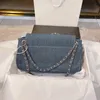 Diseñadores Stray Bag Serie Retro Bolso de mujer 2023 Estilo de moda Bolso de mezclilla que combina con todo Tamaño 29 cm