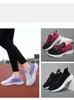 Buty damskie Jesień 2021 Nowe Oddychające Buty do biegania miękkich Casual Sports Buty Kobiety PD908