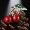 Pins, broscher emalj Cherry Brooch Fashion Cute Corsage Hijab Pins Party Tillbehör Scarf Turban Collar Fixed Pin