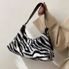 pelliccia di borse zebra