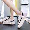 Lace-up Women's White Athletic Outdoor Shoes Spring Fall Trainers Sport Sneakers Andas och Lätta Mens Womens