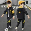 Осенние дети мальчиков нарядов Jogger набор с капюшоном черные / желтые куртки + брюки двух частей спортивные наборы мода подростковая одежда 4 8 12years 210622