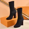 Höst vinterstrumpor Heeled Heel Boots Fashion Sexig stickad elastisk startdesigner Alfabetisk Kvinnor Skor Lady Letter Tjocka Högklackat Storlek 35 ----- 42 US4-US11 med låda