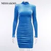 Missakso Women Velvet Turtleneck Mini Dress Sexy Long Sleeve Solide Club Party Schouderkussen Korte ruches bodycon jurk 210625