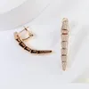 Europe America Designer Fashion Style Lady Women Mässing 18K Gold Plated Setting Full Diamond Snake Snakelike Dingle Earrings Stud E268H