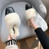 Slipare 2021 Kvinnor Fund Square Leather Furry Flat Slipper High With Half Drag Women's Shoes Warm Home Woman Casual Slides