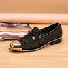 Estilo Sapatos casuais vestido novo para tamel de couro genuíno preto Sapato de casamento de ouro Metalic Mens cravejado