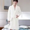 белый кимоно-халат