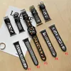 Bands Watch Leopard Imprimer en cuir bref pour les groupes de montre de la mode Luxury Cow Modèle Patbour Iwatch 7 6 5 4 SE Watchband Belt Smart Accessories 240308