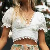 Biała Koronka Crop Topy Kobiety V Neck Fabficery Backless Lace Up Bluzki Topy Łąknięcie Hollow Out Summer Beach Cute Topy 210415