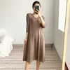 Klassieke geplooide jurk voor vrouwen zomer halve mouw grote maat mode v-hals vouw jurken 2h1004 210526