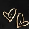 Stud 2024 Nieuwe Designer Classic Love Hoop Oorrings Fashion Style Studs Design Stempel Roestvrij staal Gold Golde Stud -oorbellen voor vrouwelijke feestgeschenken