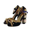 Hand broderade och tryckta specialformade romerska sandaler stora skor peep toe beading vintage skor kvinnor tjocka hälpumpar