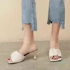여자 슬리퍼 주름 여름 빛 섹시한 오픈 발가락 단색 샌들 스틸레토 힐 스틸레토 힐스 럭셔리 무도회 여자 신발