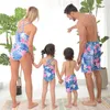 Family Look Flowers Swimsuits Mother Daughter Matching Swimwear Father Son Swim Shorts Mommy and Me Bathing Suit Clothes Outfits 210417