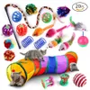 20pcs / set Cat Toys Stick Stick Rainbow Cat Balles de tunnel Bell Plume Teaser Teaser Toys Supplies pour animaux de compagnie