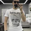 Модные тройники черепа стразы с бриллиантовым дизайном T Roomts Men Summer Tops Tees Mens Designer Tshirts Luxury Ice Silk O Sece Slim Fit Hip Hop Высокое качество