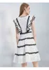 Estate delle donneRomantic Vintage Temperamento vittoriano Abiti con ricami in pizzo con scollo a V bianco Ruffles Mid Casual Dress 210514