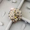 Vanssey Vintage Fashion Bee Beehive Natural Pearl Cubic Ziconia Enameled Brosch Pin Bröllopsfesttillbehör för kvinnor