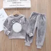 Baby Boy Girl Clothes Autunno Pigiama Set Flanella in pile Bambino Bambino Caldo Indumenti da notte Inverno Kids Home Suit G1023