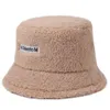 Mujeres invierno espesar cálido Faux Fleece Bucket Hat letras etiqueta Color sólido Harajuku estudiante ajustable pescador G220311