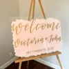 Décoration de fête personnalisé signe de bienvenue de mariage acrylique fond brossé plexiglas avec décor de couleur alternative