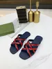 2021 Luxe Nieuwe Vrouwen Slippers Strepen Kruis Ontwerp Platte Slippers Zomer Streetwear Galvaniseren Hardware Letter G Gesp Dames schoenen 5 Coloes