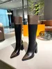 2021 الفرنسية قصيرة الأحذية النسائية البني سميكة عالية الكعب التمهيد الرجعية مدببة الكعوب الخريف والشتاء الجوارب حجم 35-41
