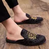 Hommes demi-luxe style royal mules pantoufles velours broderie mocassins chaussures de loisir à la mode