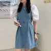 Korejpaa Frauen Kleid Koreanische Mode Casual O-Kragen Nähte Gefälschte Zweiteilige Gürtel Taille Blase Ärmeln Kurze Denim Vestido 210526