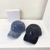 Diseñadores de lujo Gorras de béisbol para hombre y para mujer Gran Cornisa Dorada Sombrilla de verano Pato Lengua Cap Moda Versátil Playa Ocio Alta Calidad 2 Opciones de color