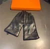 Listujący Projektant Letter Men skórzane rękawiczki plus aksamitne ciepłe rękawiczki na świeżym powietrzu jazda zimowa rękawiczka Wysoka jakość z 1443180