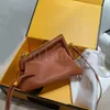 Classic Women Clutch Bags Flap Letter Clip Handväskor Handväska Purses Äkta Läder Lyxdesigners Axel Crossbody Evening Totes