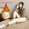 Damskie dżinsy Vintage Kobiety Prosta mama Zima Wysoka Talia Zagęścić Polar Ciepłe Casual Streetwear Plus Velvet Denim Spodnie Femme