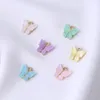 1.5 cm Alliage Élégant Jaune Bleu Blanc Papillon Acrylique Charme DIY Pendentif À La Main De Mode Bijoux Fille Fille Pour les femmes Collier Bracelet 50 pcs/lot YSH5378