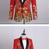 Стильная золотая рыба вышивка 3 шт. Красное платье костюм мужчины одна кнопка шаль отворота костюмы с брюками мужская сцена выпускного вечера свадебный костюм 210522