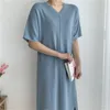 Sommar koreanska tunna stickade raka tröja klänning kvinnor kortärmad v-nacke lös midja klänningar avslappnad vintage vestidos 210513