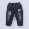 Spring and Autumn 2-piece Baby / Toddler Boy Letter Print Hoodie Jeans Set for Kids 210528
