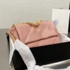 Дизайнерские женщины 19 стеганая сумка по кросс -кузне
