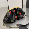 Gem badge Middagsväska Molnformad handväska Kedja Elegant Clutch Dampåse Äkta läder Clip Handväskor Crossbody Totes Hobo Lyxväska