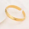 18 K Fine Gold Bangle GF Bracciale Africa Arab Fashion scultura foglia Sabbiatura abrasiva Pennacchio di gioielli Articoli 1-4 PCS selezionare