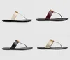 Tofflor Designer Slide Sommarsandaler Mode Män Strand Inomhus Flat Flip Flops Läder Dam Dam Skor Dam Tofflor Storlek 35-45 med låda