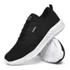 Toptan erkek ayakkabı nefes örgü siyah beyaz gri hafif erkekler spor eğlence ağları spor ayakkabı eğitmenler moda açık koşu yürüyüş