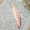 Retro Metal Feather Bookmark Uczniowie Liść Antyczne Graduation Party Favors Małe Prezenty Urodzinowe Chłopcy Mężczyźni Dzieci Bulk Vintage JJE10502