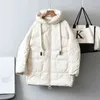 Orta Uzun Kış Ceket Kadınlar Mektup Nakış Beyaz Ördek Aşağı Ceket Kapüşonlu Aşağı Palto Sıcak Kalınlaşmak Parka 211108