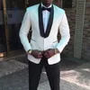 Esmoquin de boda blanco para africanos 2 piezas Slim Fit Hombres Trajes Chaqueta de moda masculina con pantalones negros Ropa de novio de negocios X0909