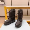 Inverno Europeu e Americano Estilo Feminino Manga Médio Botão Brown Brown Botas Botas de Cinto Meias Projeto Sentimento Full Sports Estilo tamanho 35-40