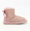 Spädbarn Australien Nyfödd Barnbarn Vinter Snö Stövlar med Silky Bow Kids Sheepskin Rocker Bottom BARFOOT Känsla Super Lightweight Outsole Woven Heel Lable