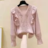 Camisas coreanas sueltas con cuello en V para mujer, blusa Vintage de manga larga para mujer, blusa de encaje con costuras acampanadas sólidas para mujer 11422 210508